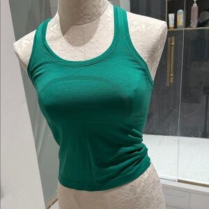 Lululemon green swiftly tank size 4